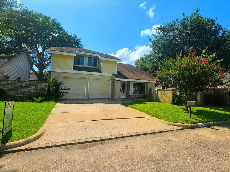 10526 Chapel Hill Dr — Photo 2