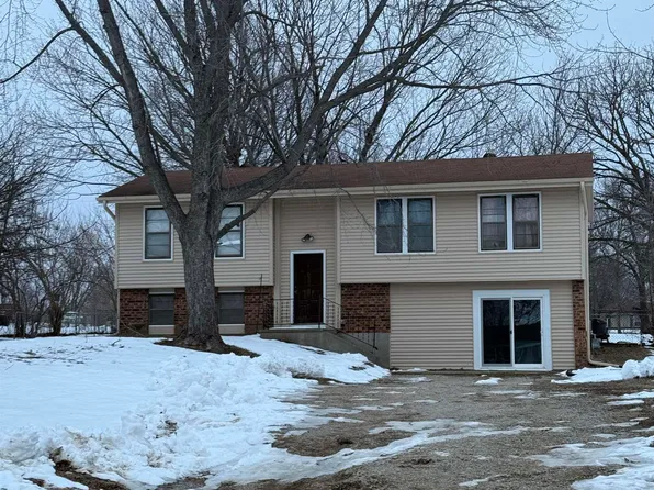 4520 NW Westgate Rd, Topeka, KS 66618