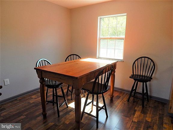 4th image of 21105 Gibsons Ln