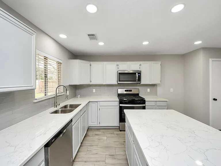 4915 Pecan Grove Dr — Photo 10