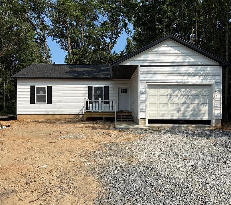 1st image of 105 Circle Ln