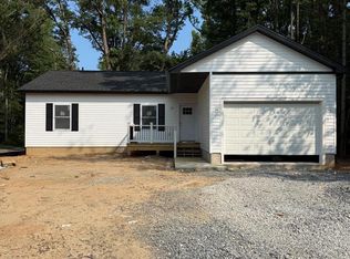 105 Circle Ln, Colonial Beach, VA 22443