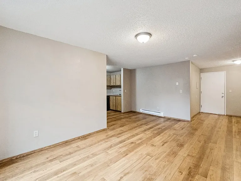 Westwood Apartments — Photo 32