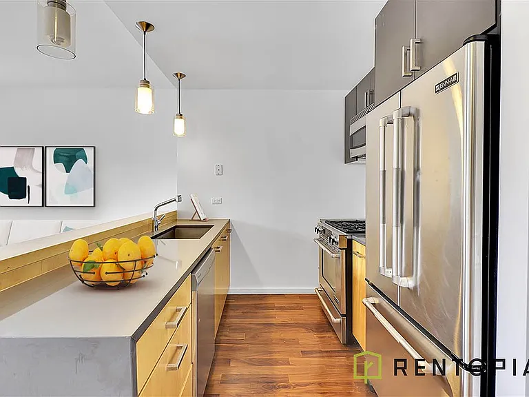 63 Roebling St #4L — Photo 1