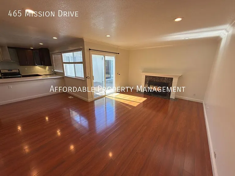 465 Mission Dr — Photo 6
