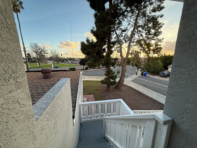 5203 Nutmeg St — Photo 35