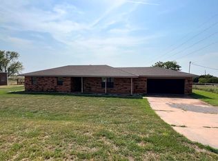 10631 N 2230th Rd, Clinton, OK 73601