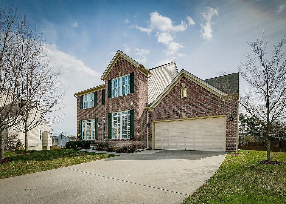 2nd image of 415 Calla Ct