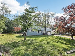 16 Kerschner Ln, East Brunswick, NJ 08816