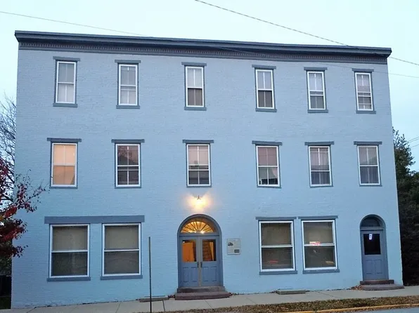 40 E Main St APT 4, Hummelstown, PA 17036