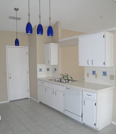 4th image of 1909 Gatewood Dr