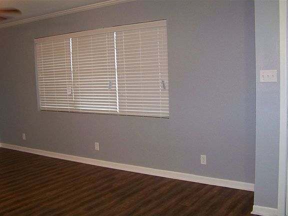 3rd image of 3001 Grand Ave
