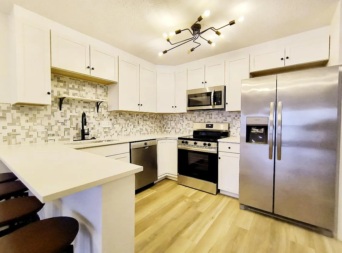 2 bed, 1200 sqft, $2,200 — Photo 4