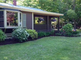 98 Vincent Dr, Bristol, VT 05443