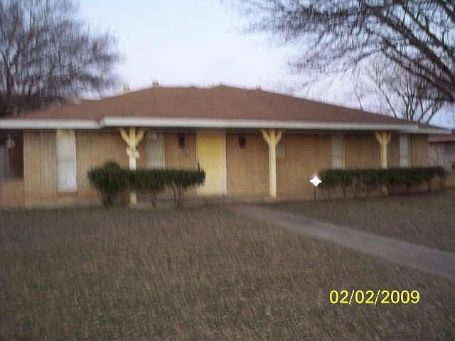 1st image of 4015 Oak Arbor Dr
