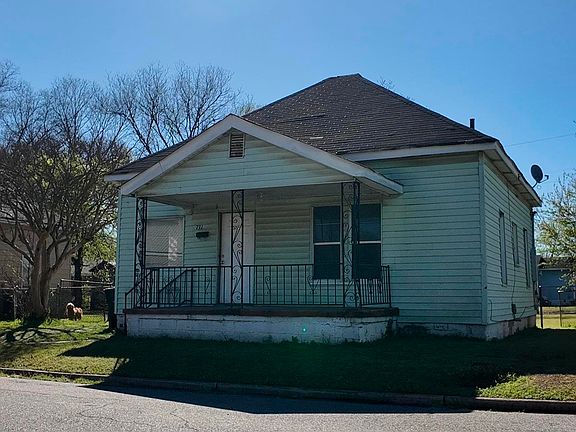 3rd image of 731 7th St