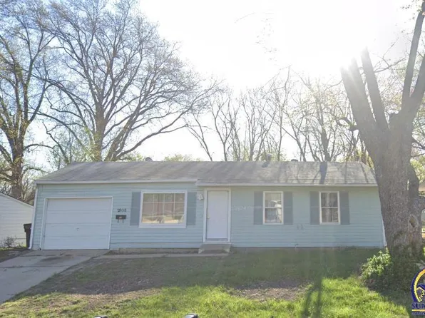 2808 SW Valley Brook Ln, Topeka, KS 66614