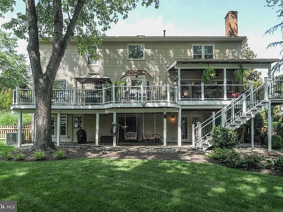 2nd image of 12853 Valleywood Dr