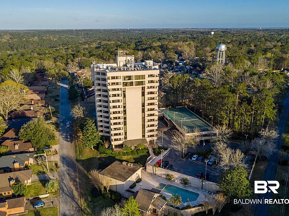 3rd image of 100 Tower Dr #302