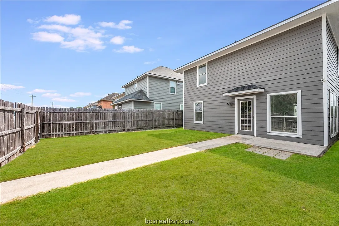 4 bed, 1850 sqft, $2,800 — Photo 2