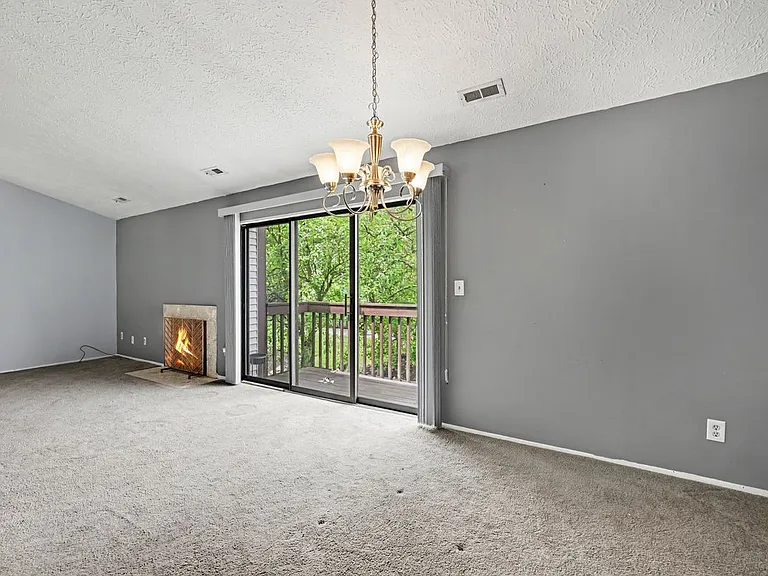 24225 Evergreen Rd — Photo 4