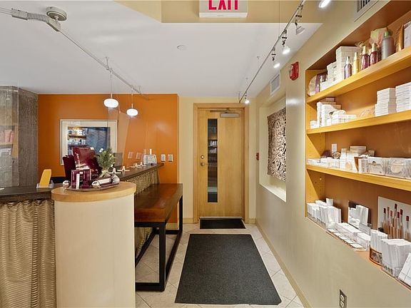 5th image of 121 W 48th St #100