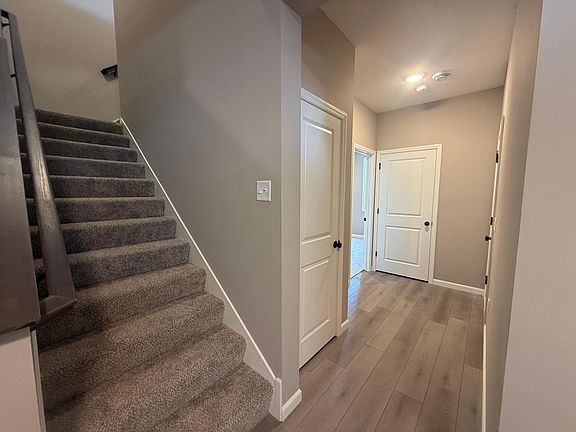 3rd image of 1401 192nd Ave NE
