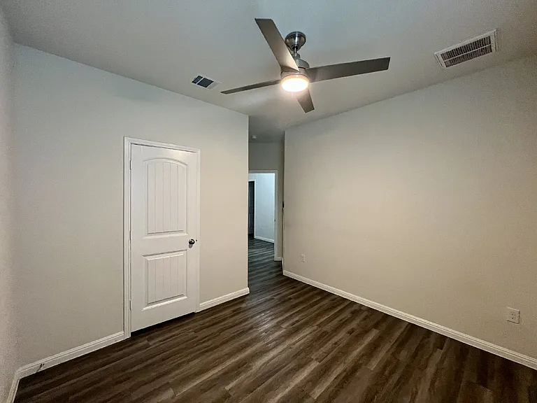 104 Moravia Rd — Photo 25