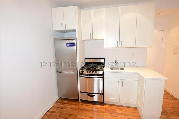 Rented by Peter Ashe | media 15