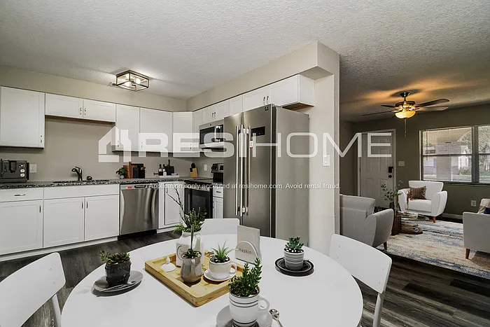 3 bed, 1.5 bath, 1068 sqft, $1,780 — Photo 4