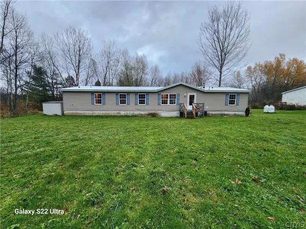 8360 E Mud Lake Rd, Baldwinsville, NY 13027
