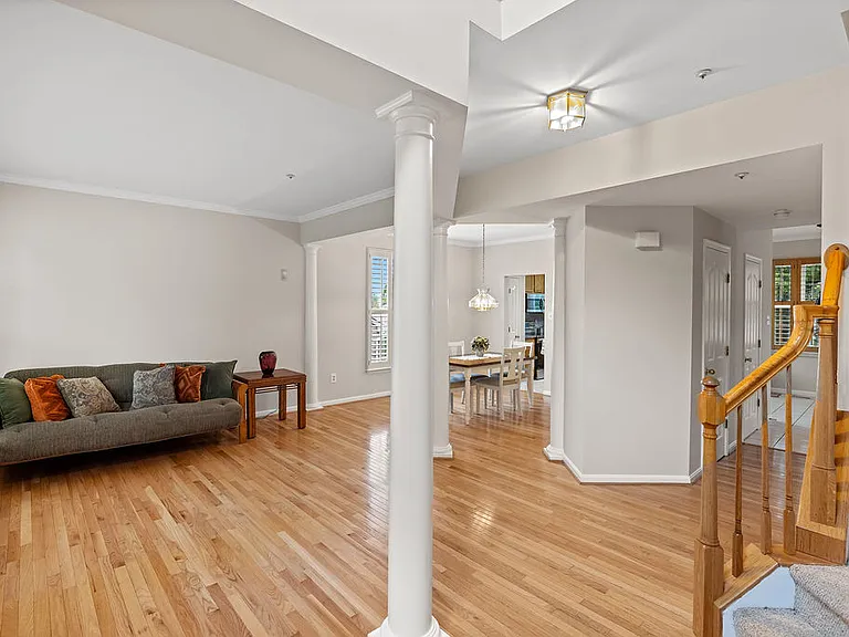 5714 Silk Tree Dr — Photo 4