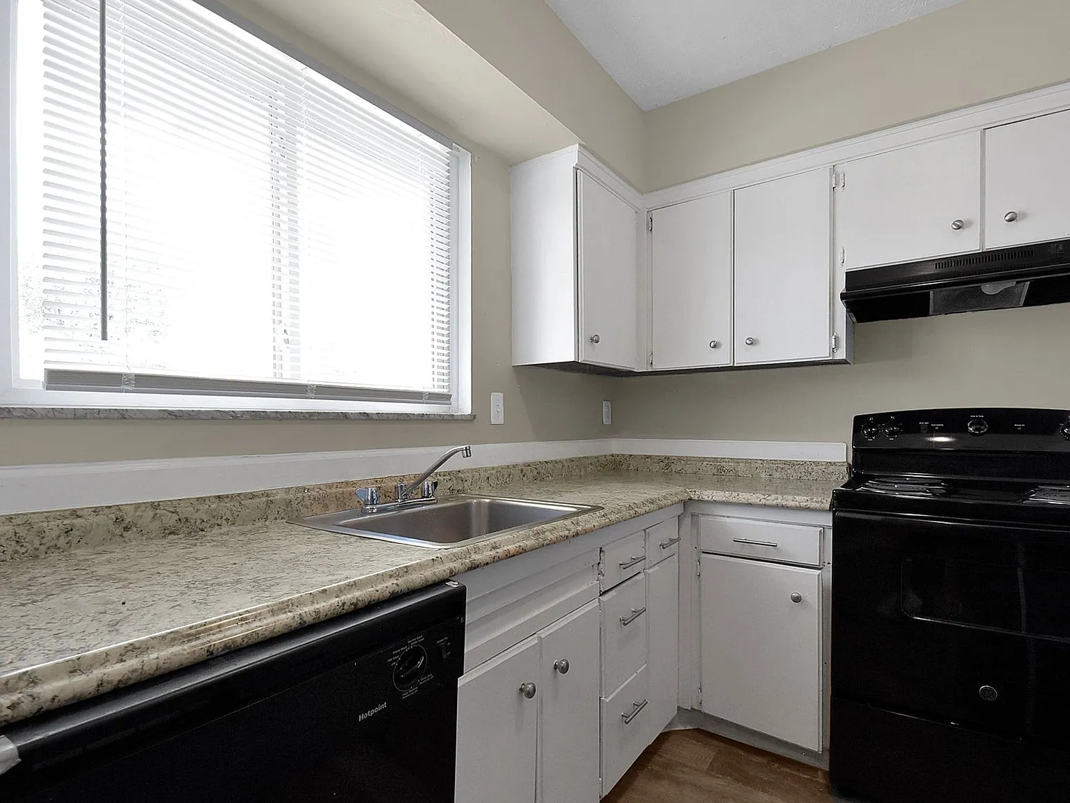 1 Bedroom Affordable Housing Apartment — Photo 4