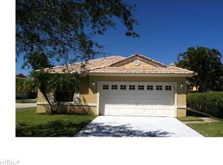 1020 NW 191st Ave, Pembroke Pines, FL 33029