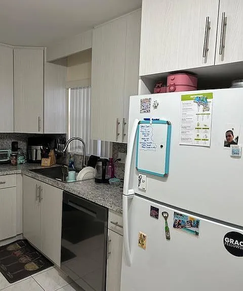 200 Lake Carol Dr — Photo 3