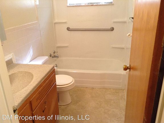 2nd image of 212 E Oak Cliff Ct APT 8
