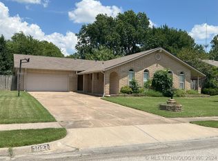 7027 E 71st Ct, Tulsa, OK 74133
