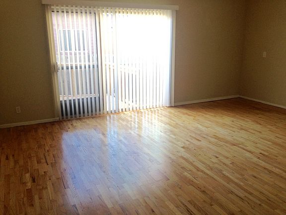 4th image of 1723 Colby Ave