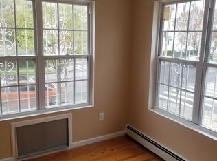 800 S Oak Dr #2, Bronx, NY 10467