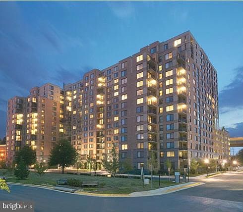 4th image of 2451 Midtown Ave #823