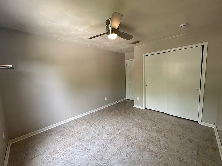 909 Chigwell Rd — Photo 17