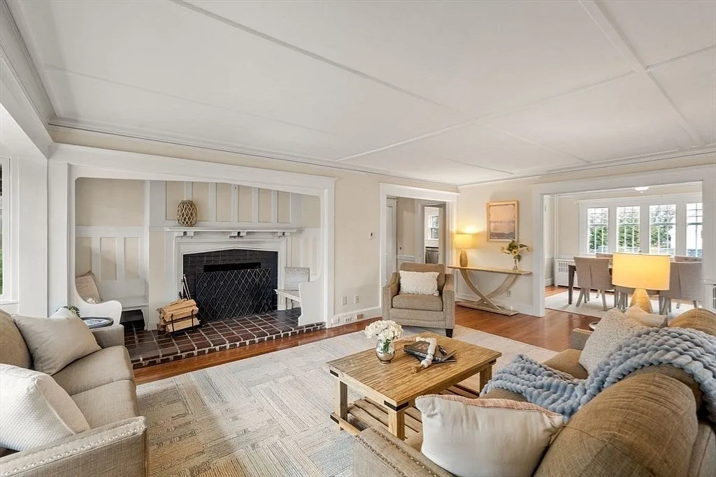 4 bed, 1.5 bath, 2100 sqft, $5,300 — Photo 4