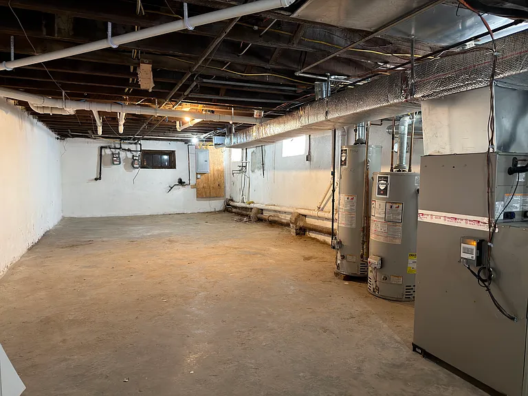 327 Roxborough Ave #1 — Photo 11