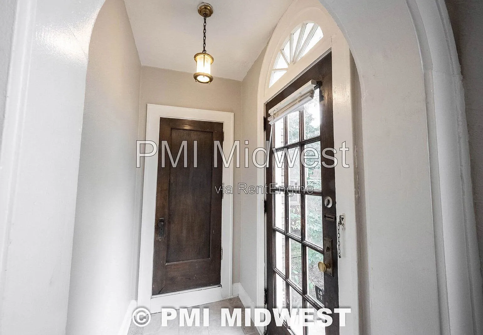 4 bed, 1.5 bath, 1150 sqft, $1,300 — Photo 3