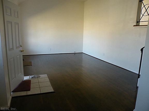 2nd image of 429 Beacon Hill Cir