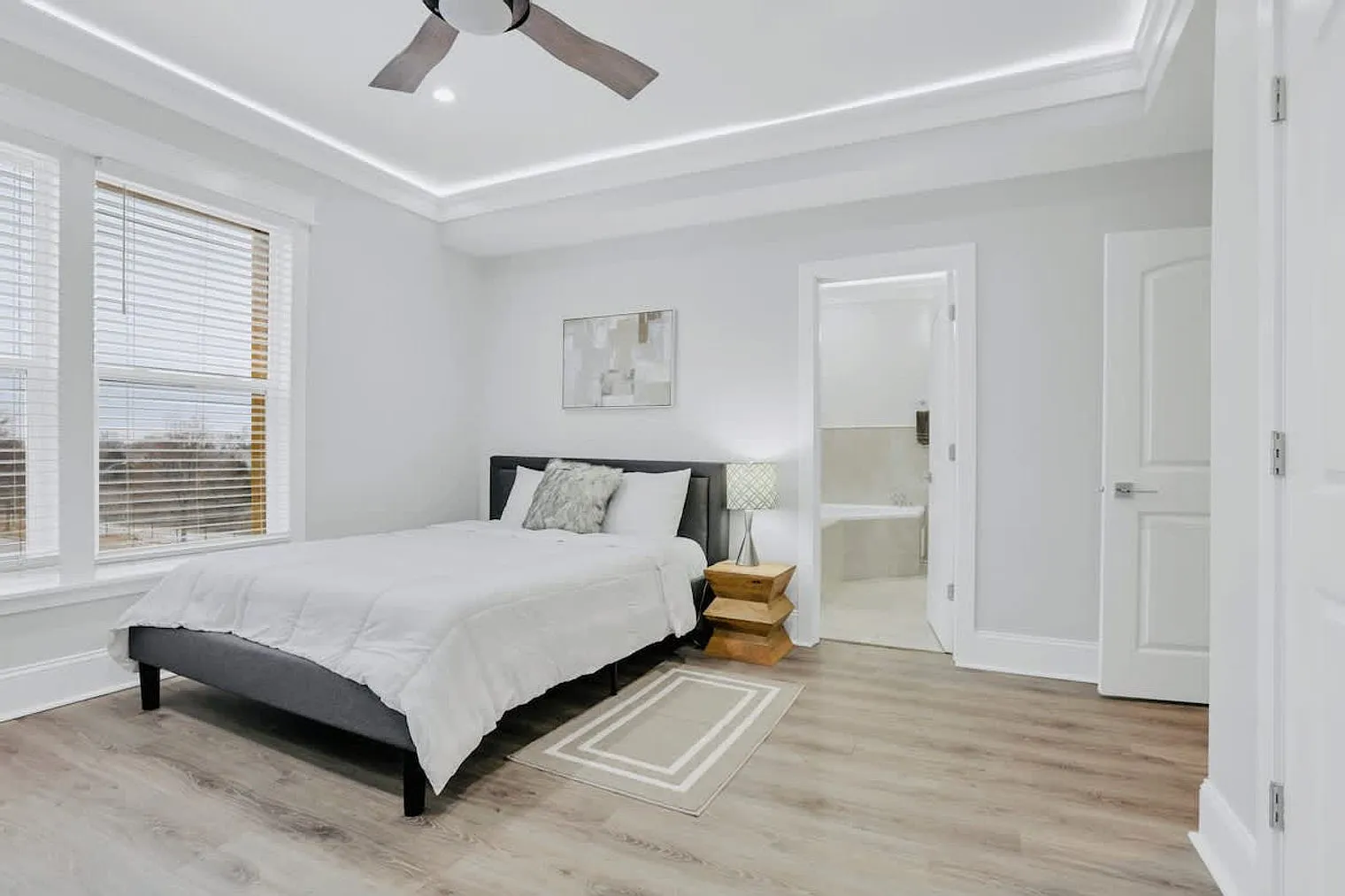 4 bed, 3.0 bath, $4,535 — Photo 4