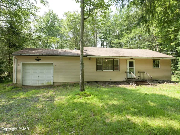 3279 Beech Ridge Dr, Pocono Summit, PA 18346