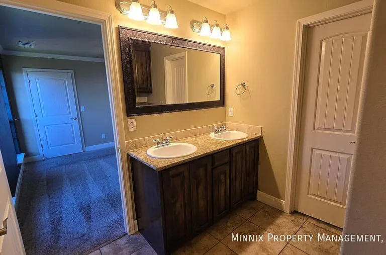 7401 Beeson St — Photo 11