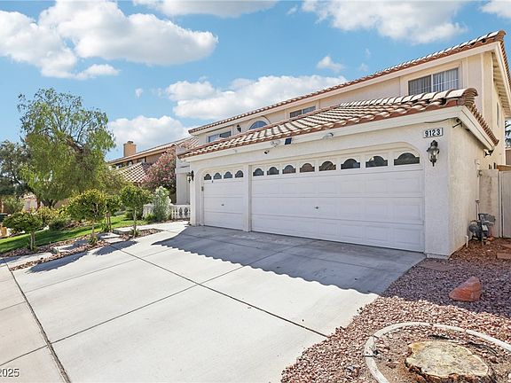 5th image of 9123 Claretta Dr