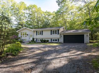 38 Williams Rd, Smithfield, RI 02917